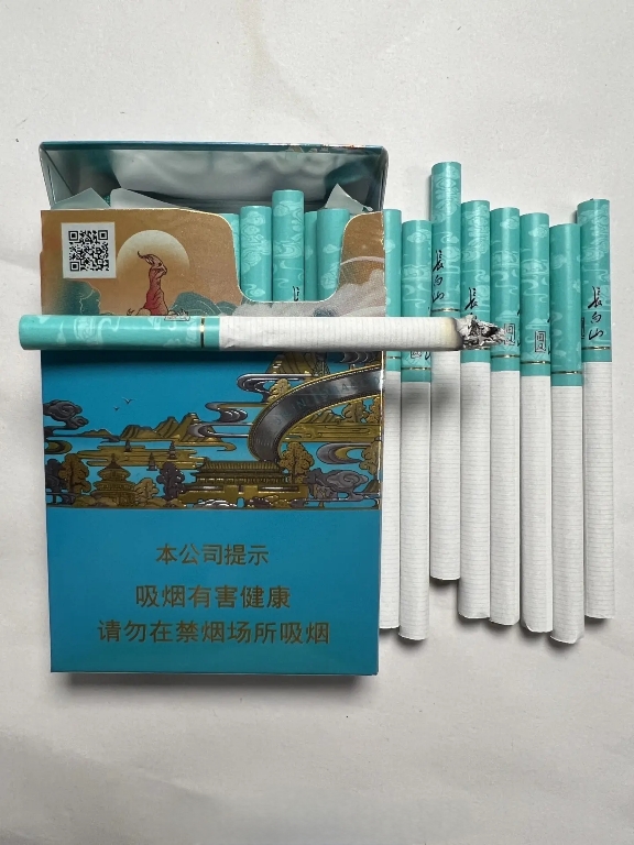 长白山（国风中支）多少钱一盒  长白山香烟种类及价格 第2张